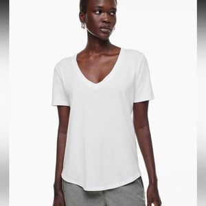 THE GROUP BABATON V-NECK TSHIRT SMALL